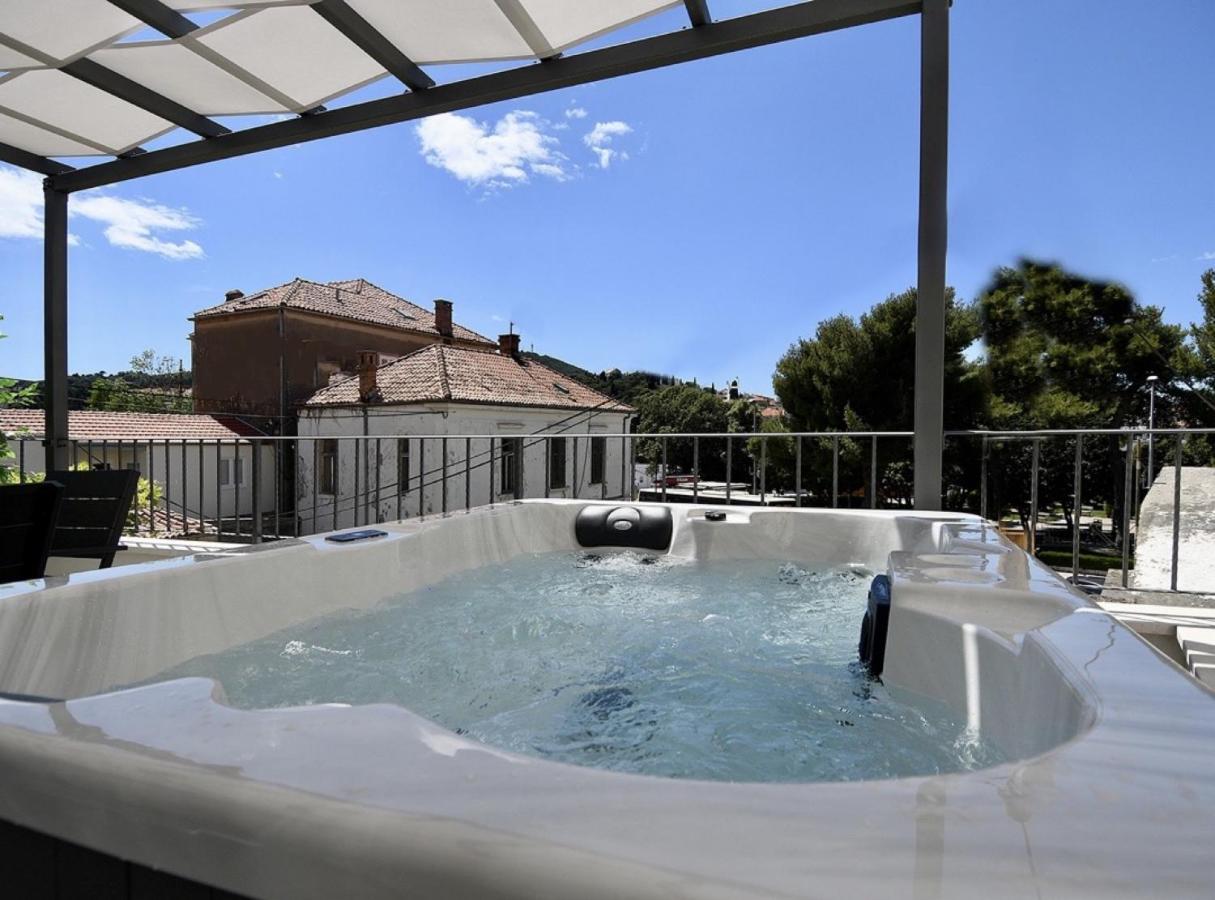 Jacuzzi Mickey Apartmán *